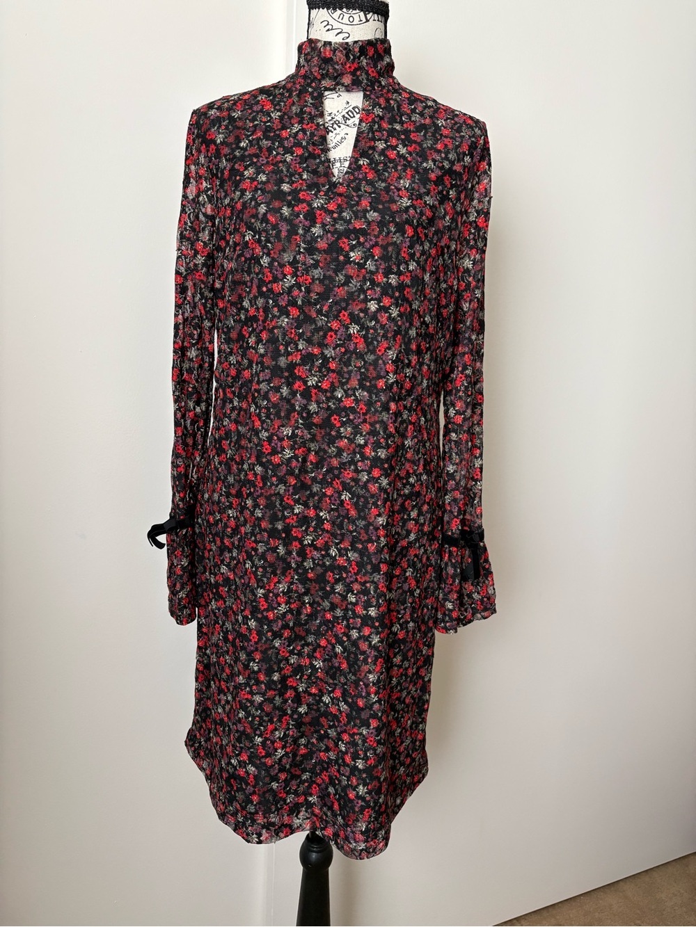 libby. edelman Black Long-Sleeve Floral Dress with Red and Pink Flowers